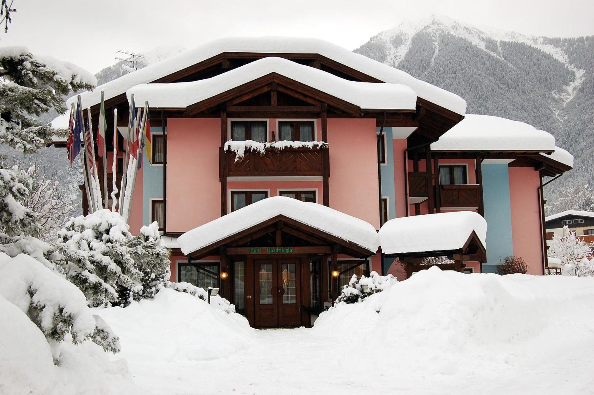 Hotel Quadrifoglio Pinzolo Exterior photo