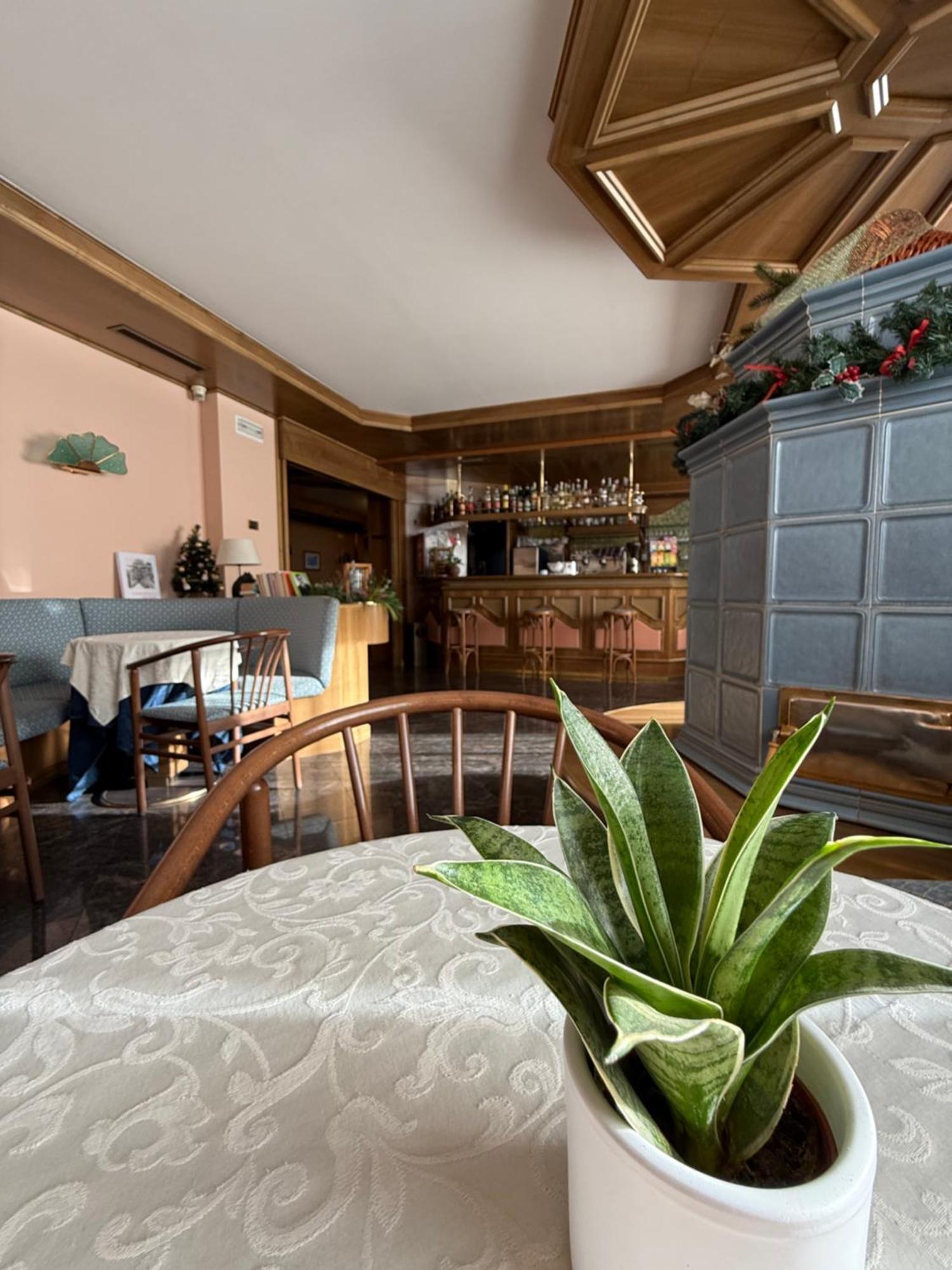 Hotel Quadrifoglio Pinzolo Exterior photo